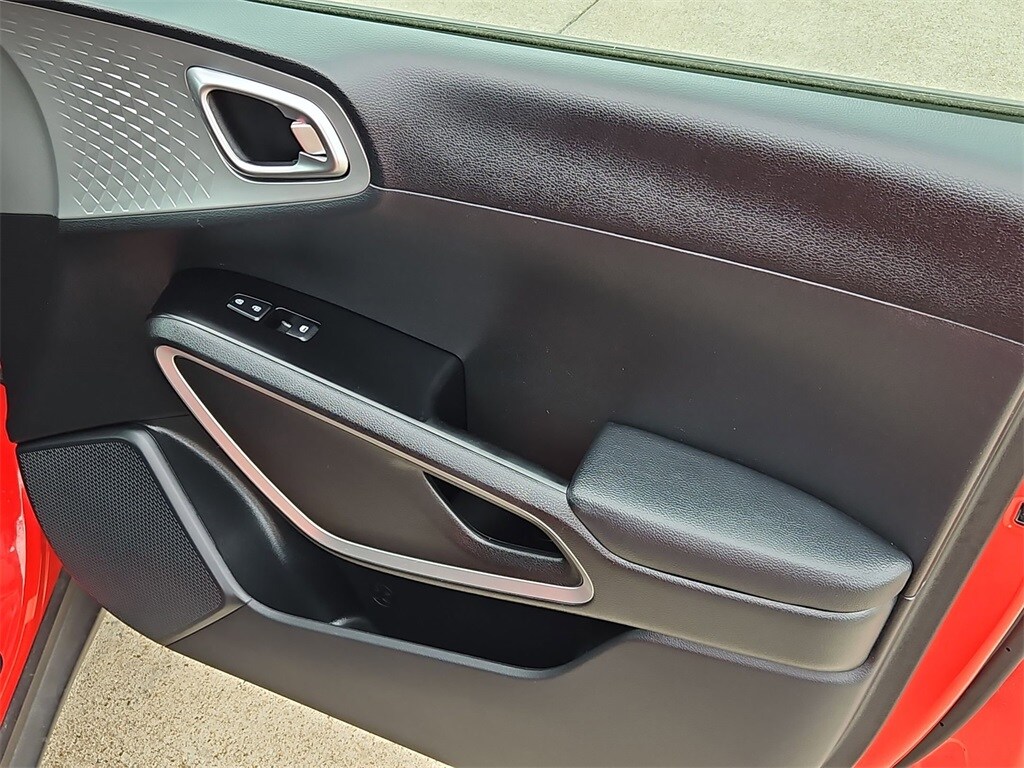 Thumbnail: 2024 Kia Soul - 32