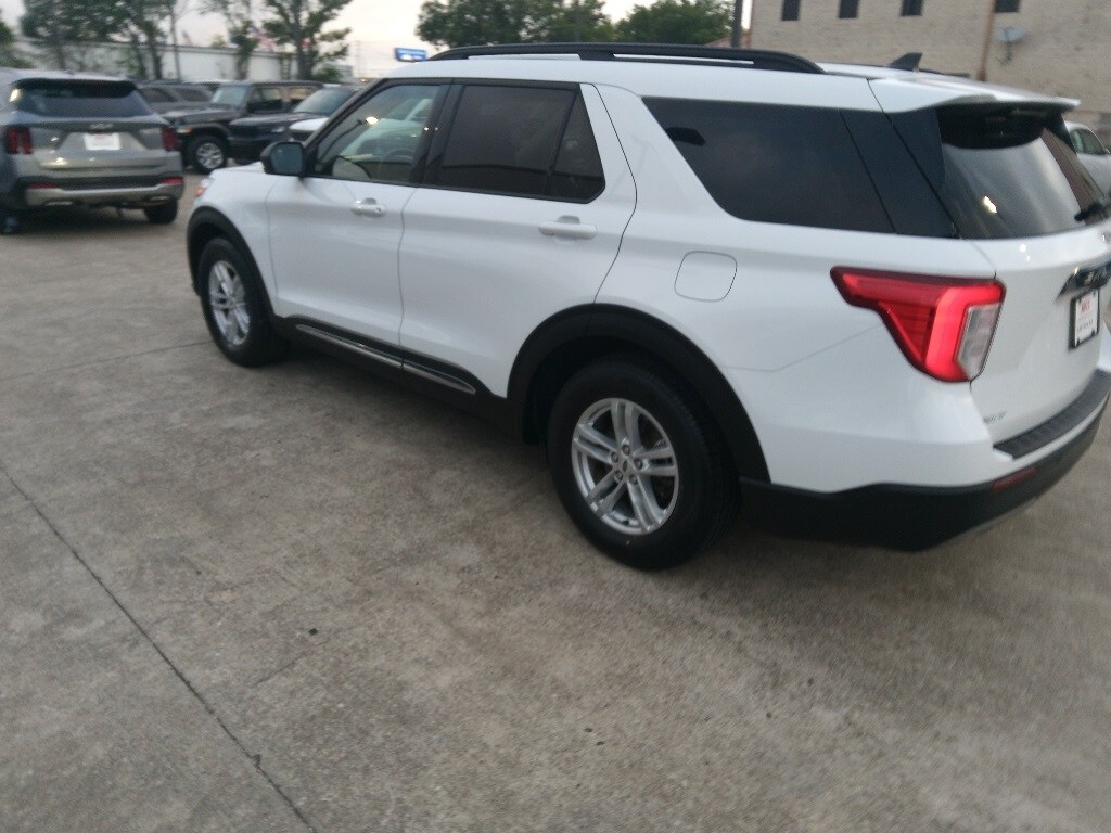 Thumbnail: 2023 Ford Explorer - 4