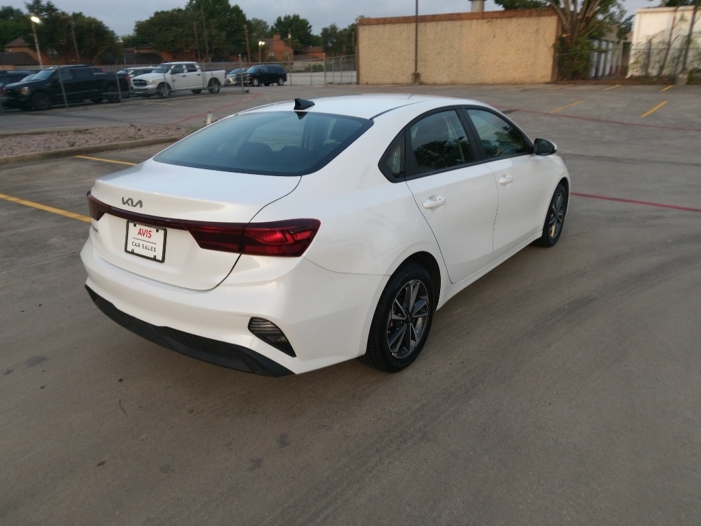 Thumbnail: 2024 Kia Forte - 6