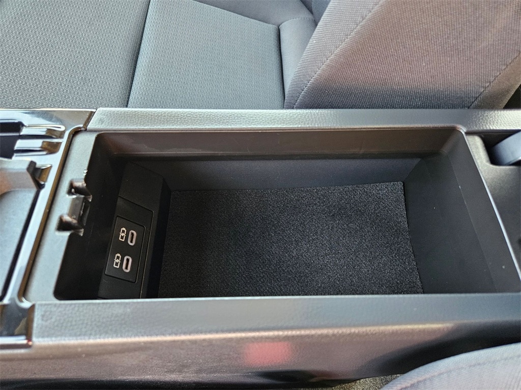 Thumbnail: 2025 Toyota Prius - 25