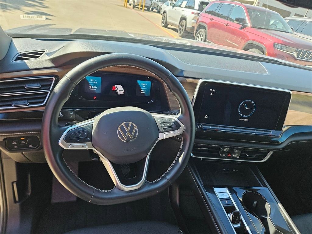 Thumbnail: 2025 Volkswagen Atlas - 17