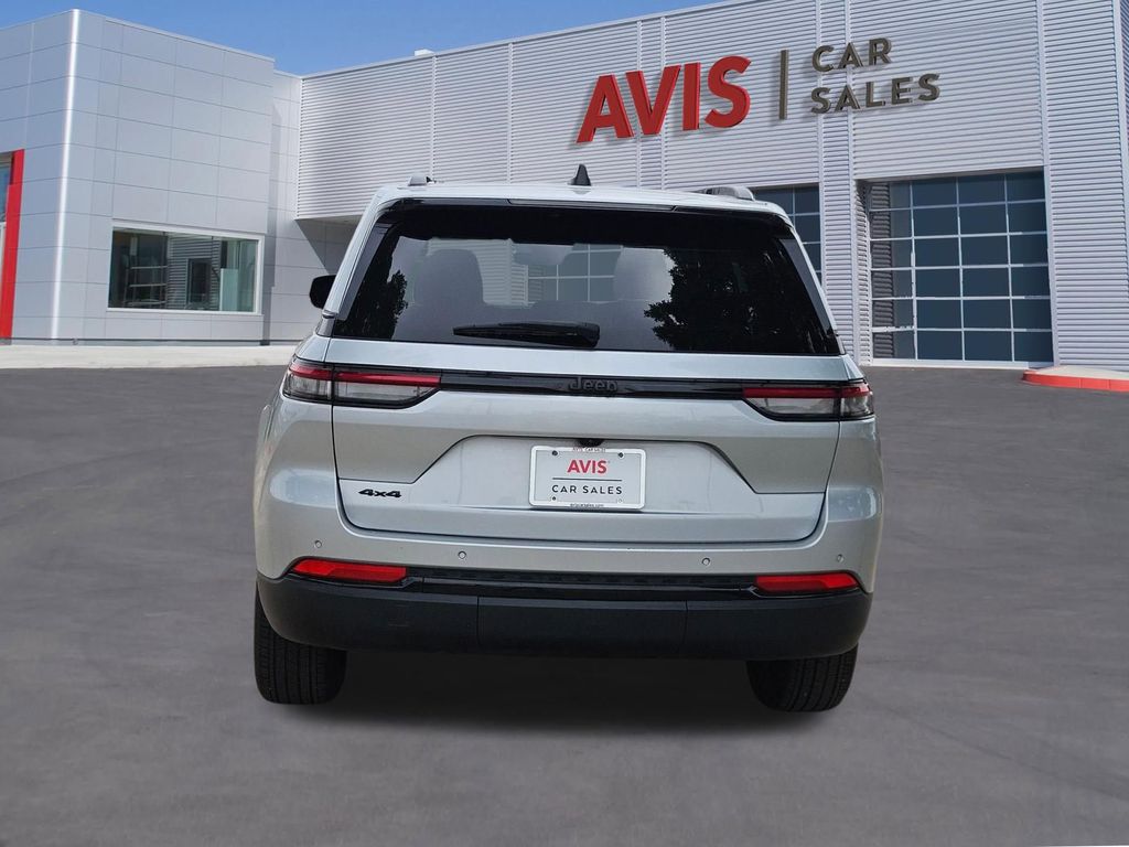 Thumbnail: 2025 Jeep Grand Cherokee - 5