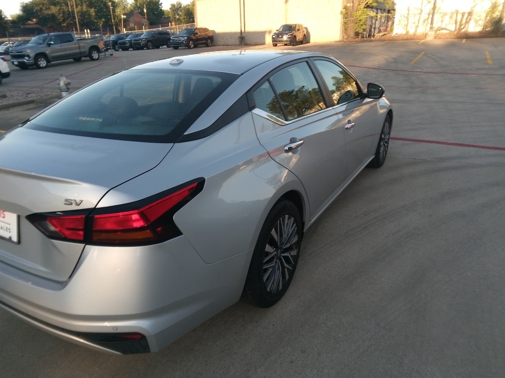 Thumbnail: 2024 Nissan Altima - 5