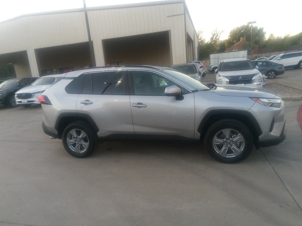 Thumbnail: 2025 Toyota RAV4 - 7