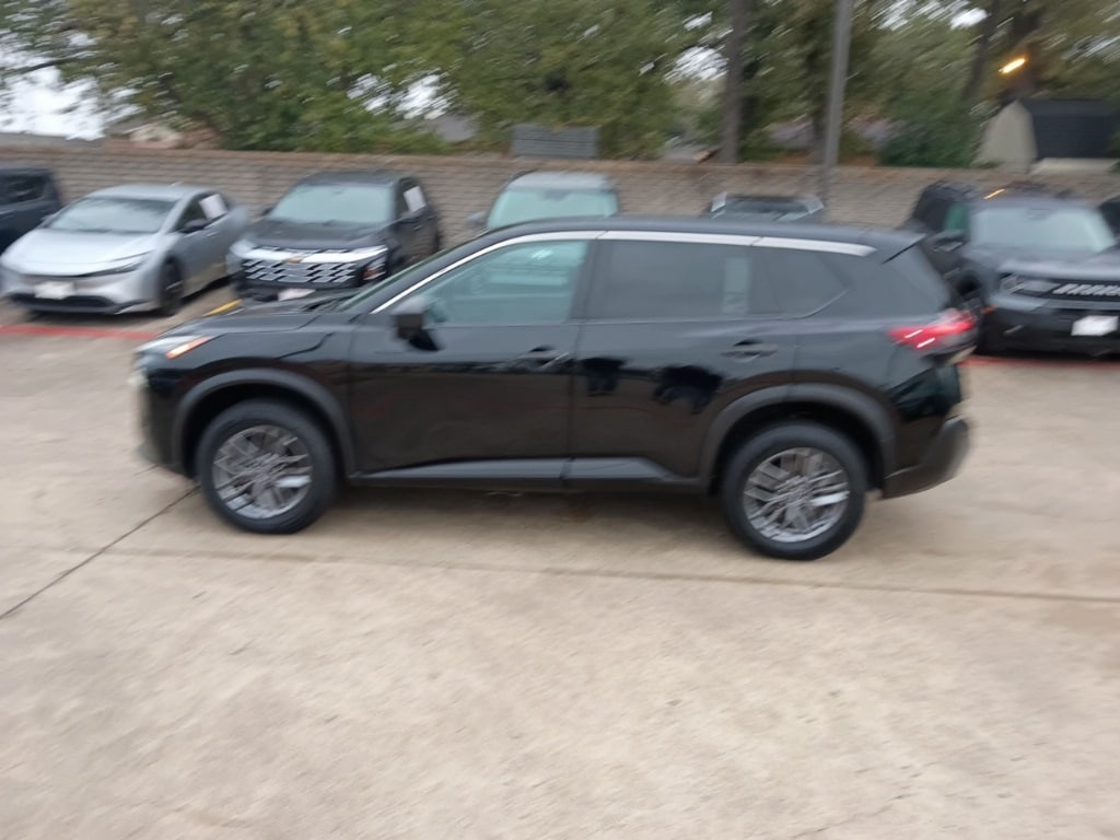 Thumbnail: 2023 Nissan Rogue - 8