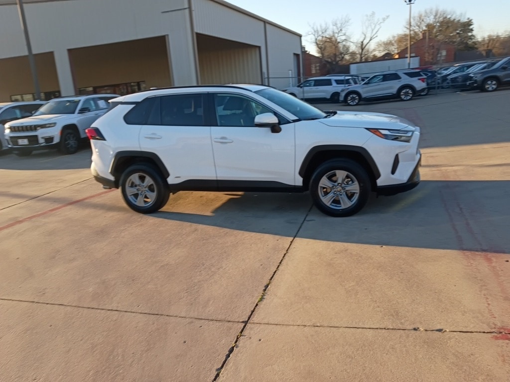 Thumbnail: 2025 Toyota RAV4 - 7