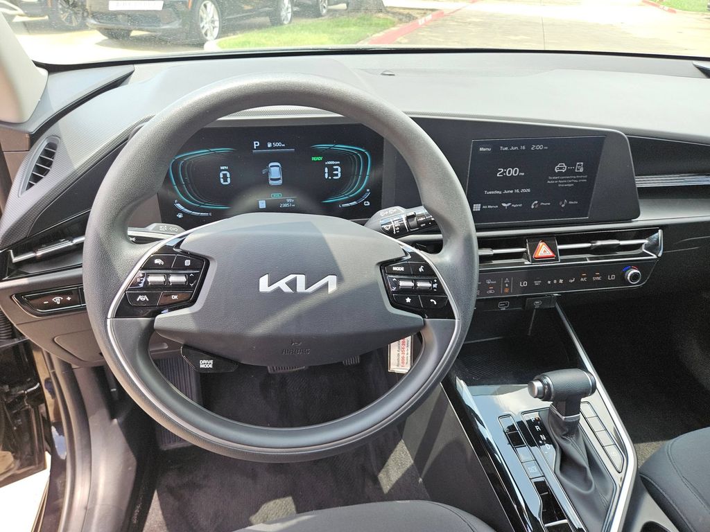 Thumbnail: 2025 Kia Niro - 17