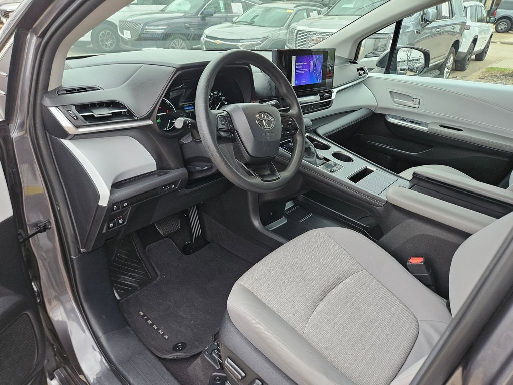 Thumbnail: 2025 Toyota Sienna - 13