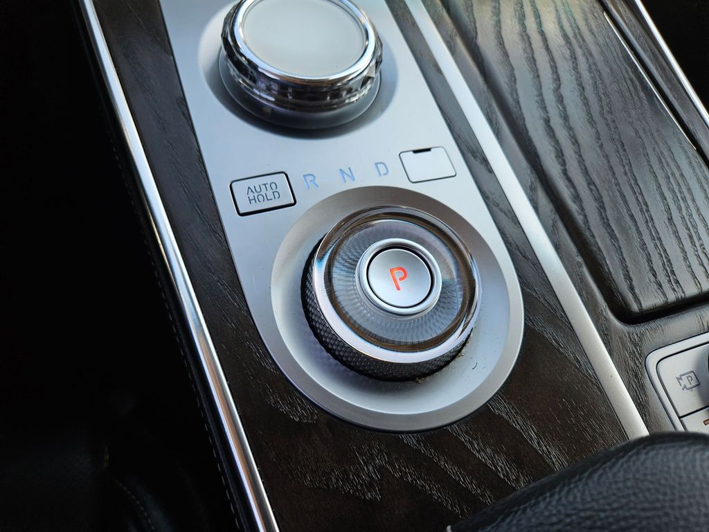 Thumbnail: 2024 Genesis GV80 - 29