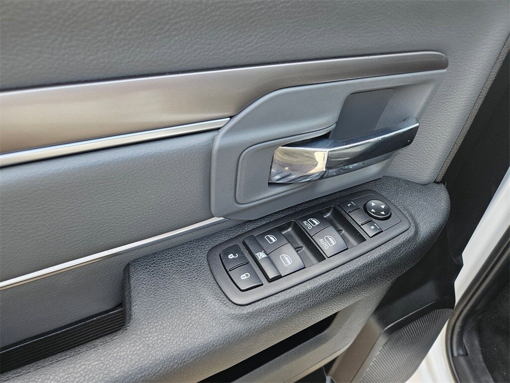 Thumbnail: 2023 RAM 1500 Classic - 13