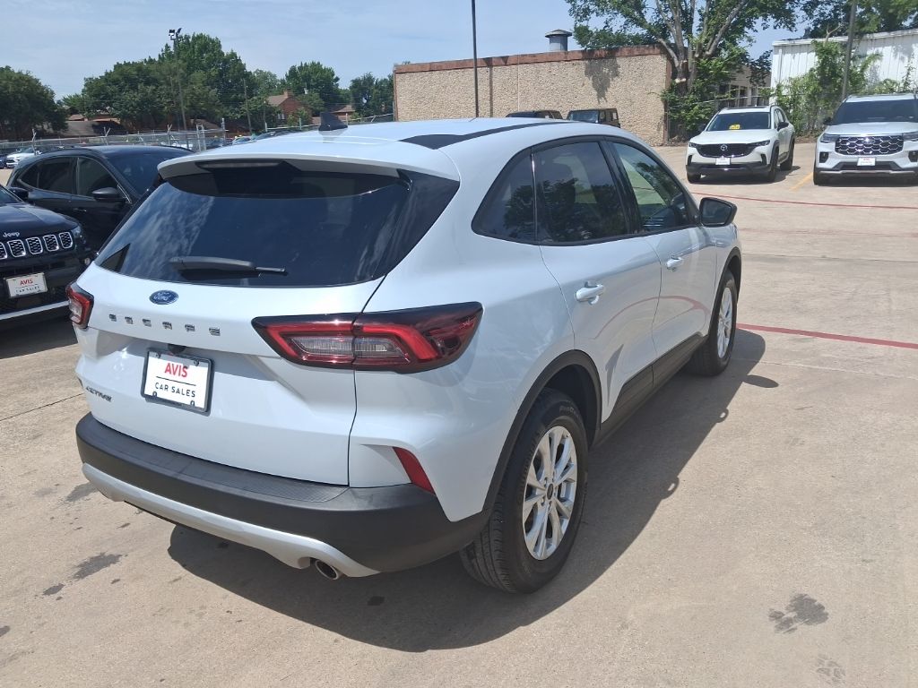 Thumbnail: 2025 Ford Escape - 7
