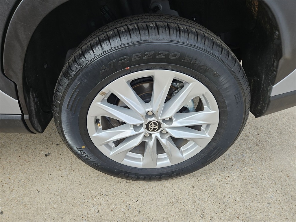 Thumbnail: 2025 Toyota Corolla Cross - 27