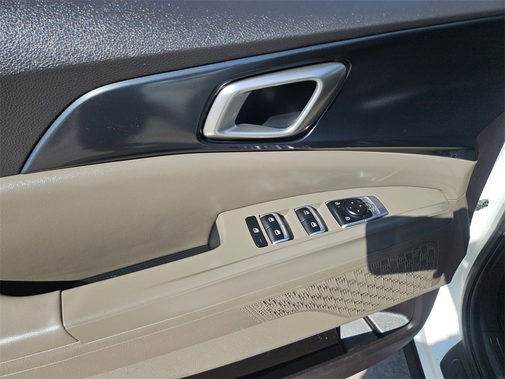 Thumbnail: 2025 Kia Carnival - 15