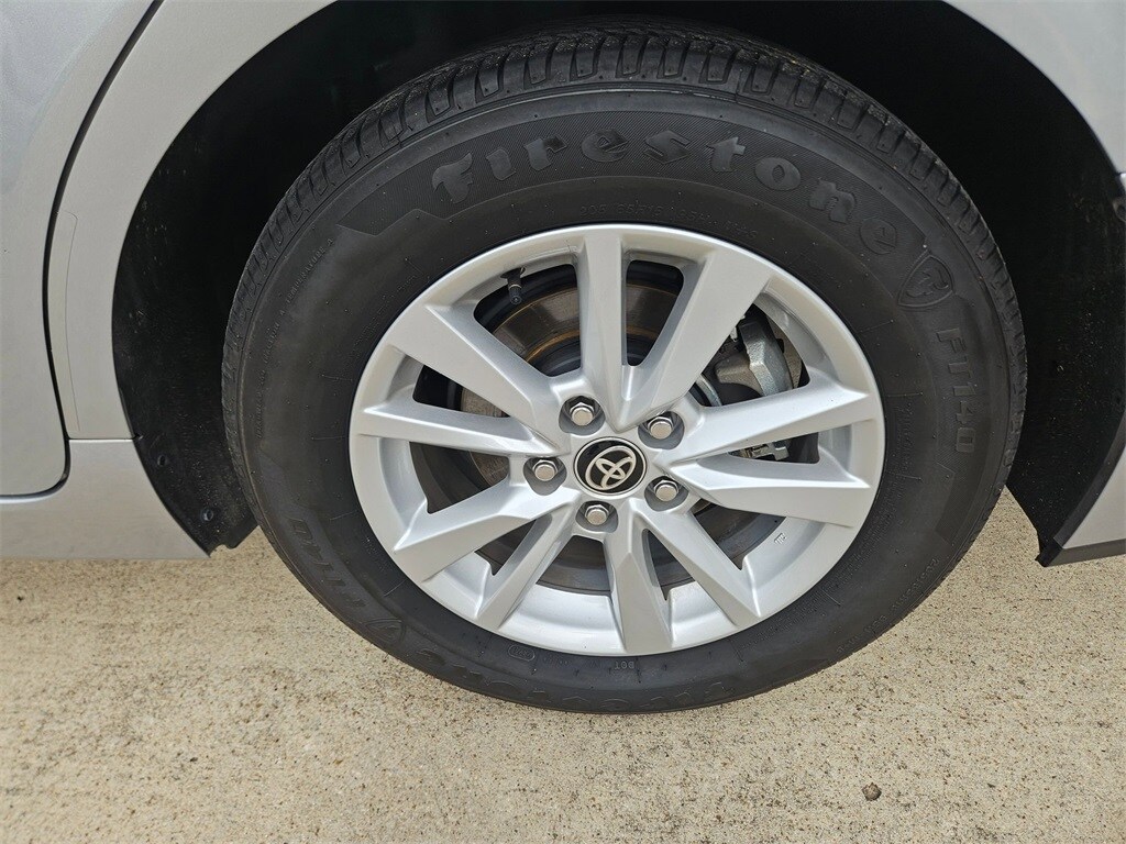 Thumbnail: 2025 Toyota Camry - 25