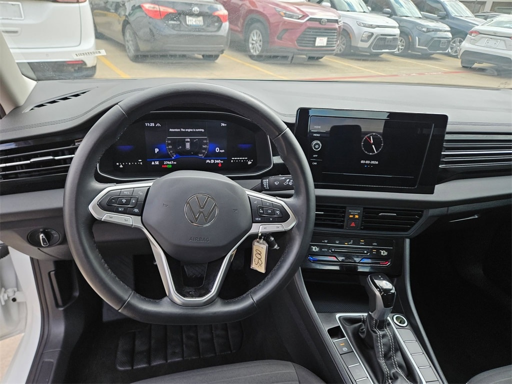 Thumbnail: 2025 Volkswagen Jetta - 17