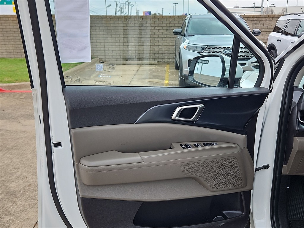 Thumbnail: 2025 Kia Carnival - 11