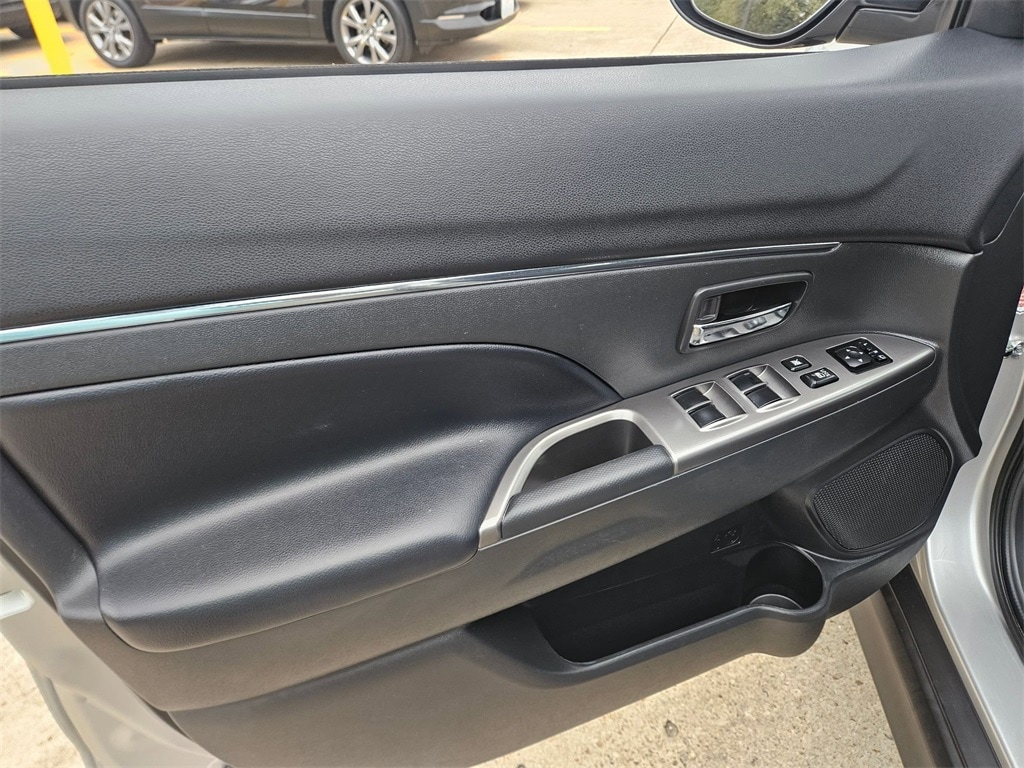 Thumbnail: 2025 Mitsubishi Outlander Sport - 13