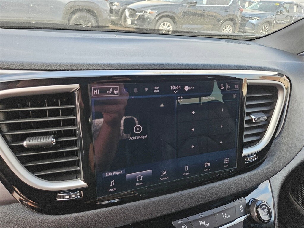 Thumbnail: 2025 Chrysler Pacifica - 18