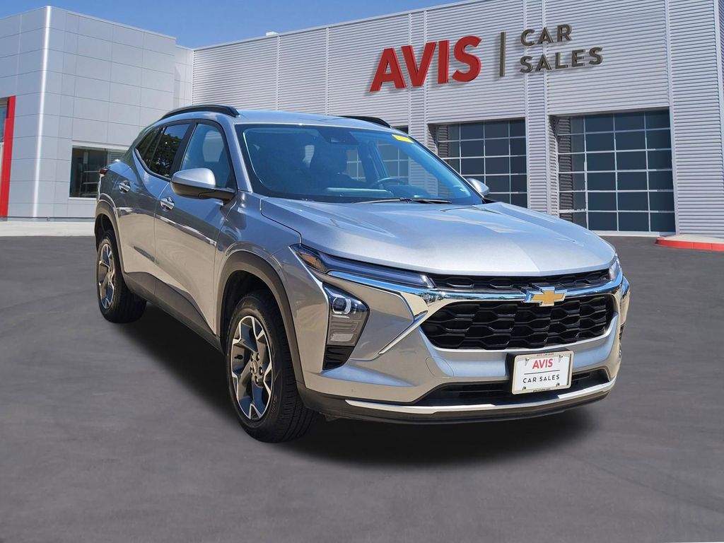 Thumbnail: 2025 Chevrolet Trax - 13