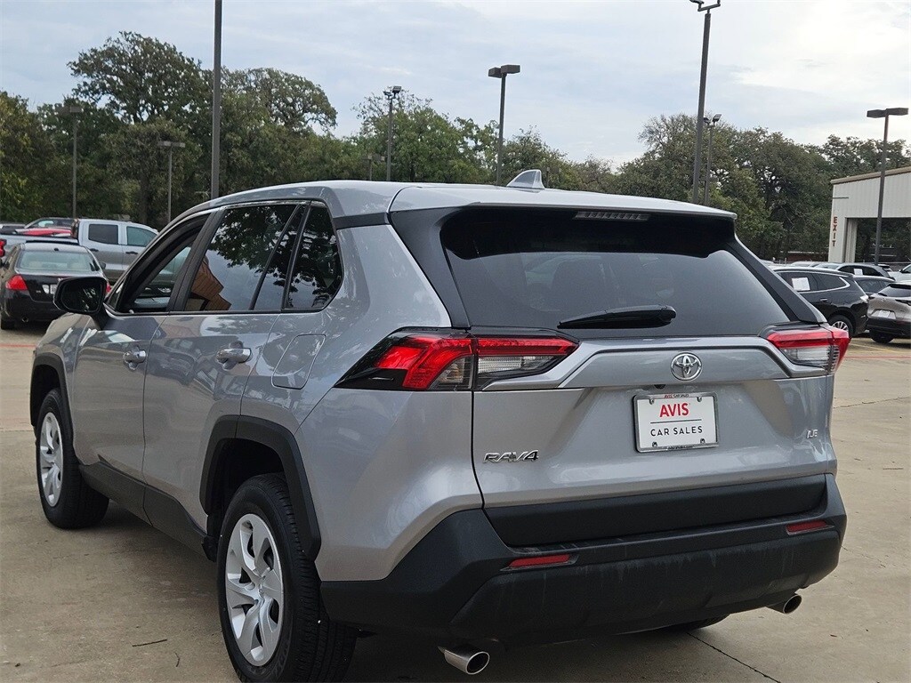 2025 Toyota RAV4 LE photo 3