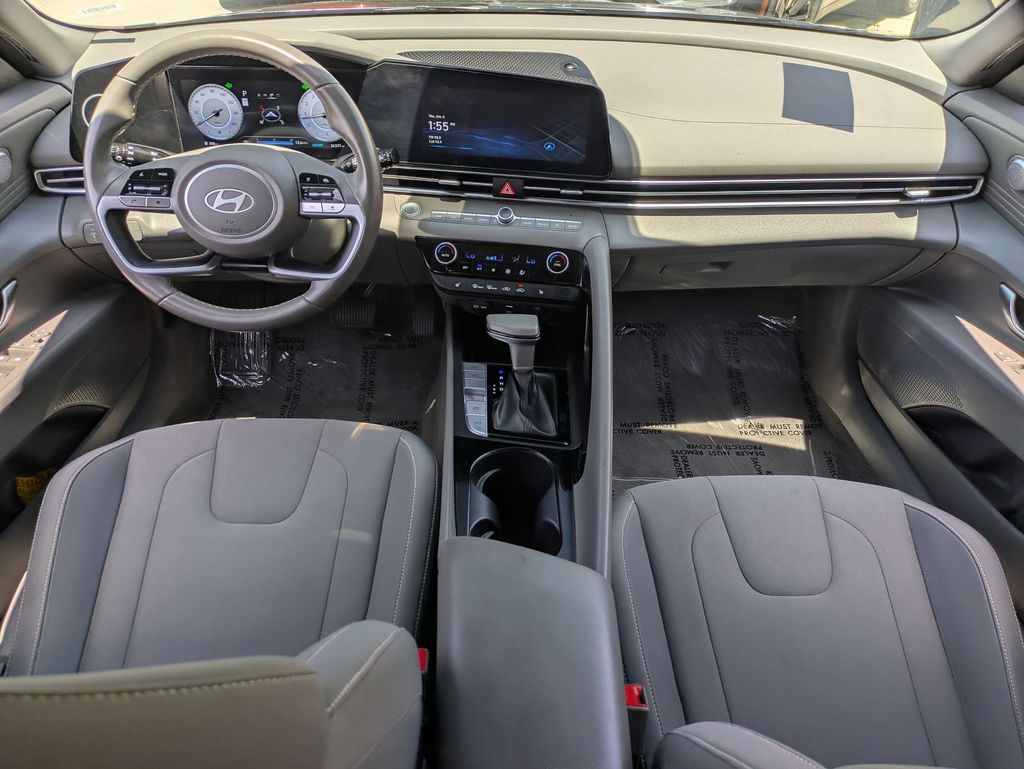 Thumbnail: 2025 Hyundai Elantra - 25
