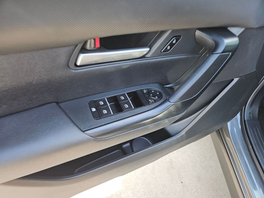 Thumbnail: 2025 Mazda CX-50 - 15