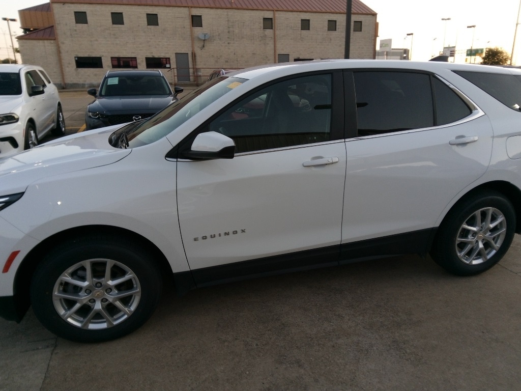 Thumbnail: 2024 Chevrolet Equinox - 3