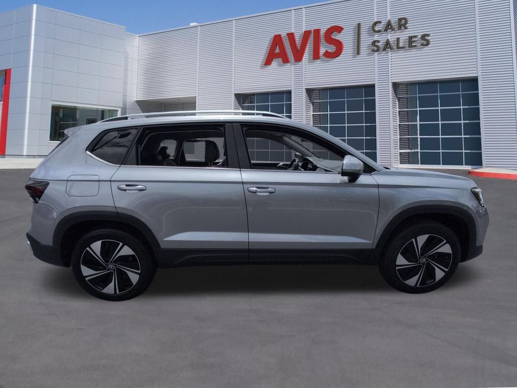 2025 Volkswagen Taos SE - Photo 5