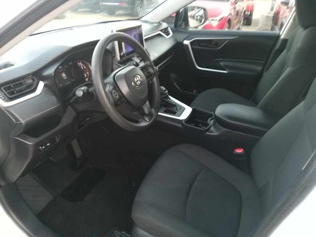 Thumbnail: 2025 Toyota RAV4 - 9