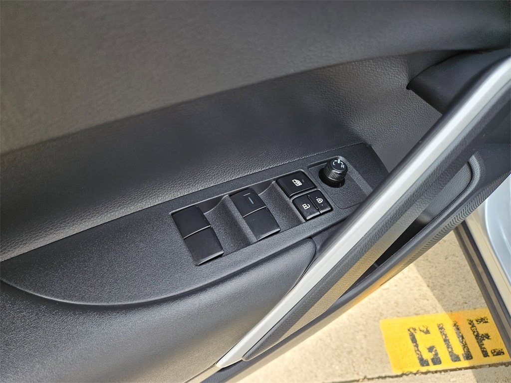 Thumbnail: 2025 Toyota Corolla Cross - 14