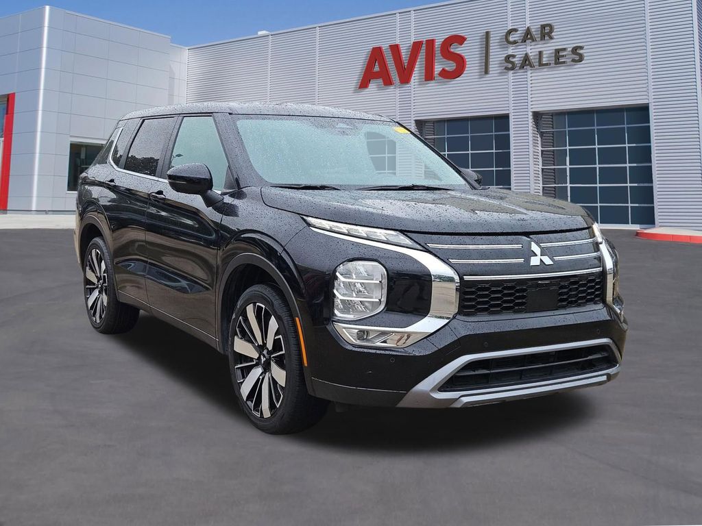 Thumbnail: 2025 Mitsubishi Outlander - 9