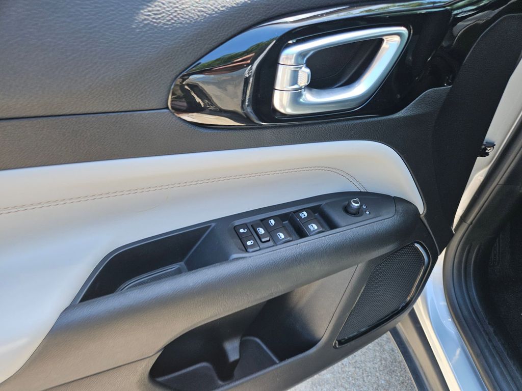 Thumbnail: 2025 Jeep Compass - 15