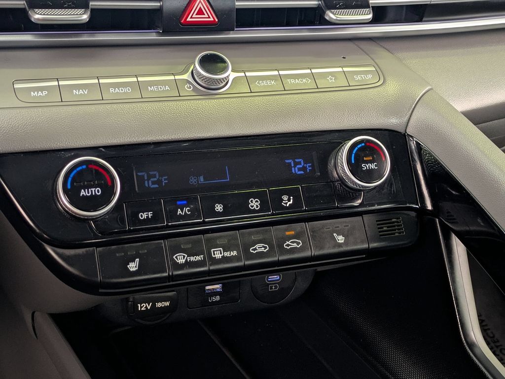 Thumbnail: 2025 Hyundai Elantra - 17