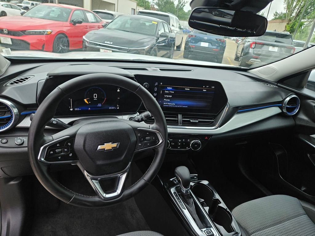 Thumbnail: 2025 Chevrolet Trax - 16