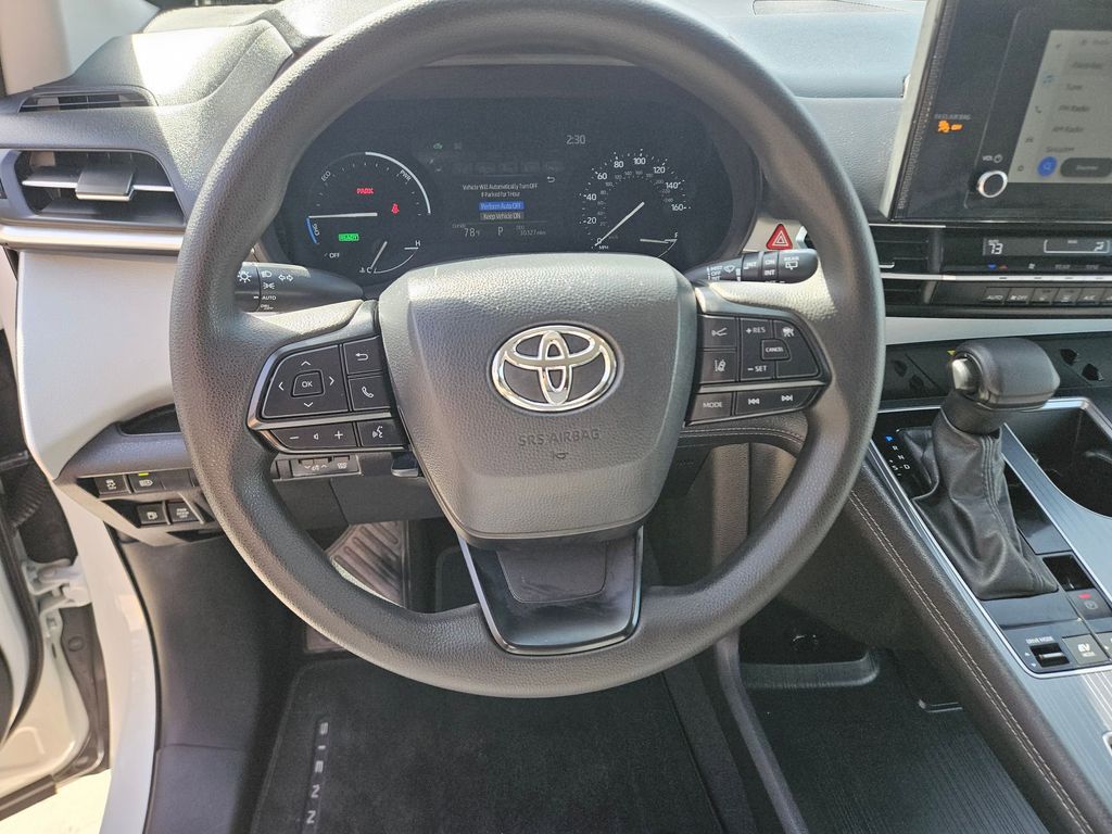 Thumbnail: 2025 Toyota Sienna - 18