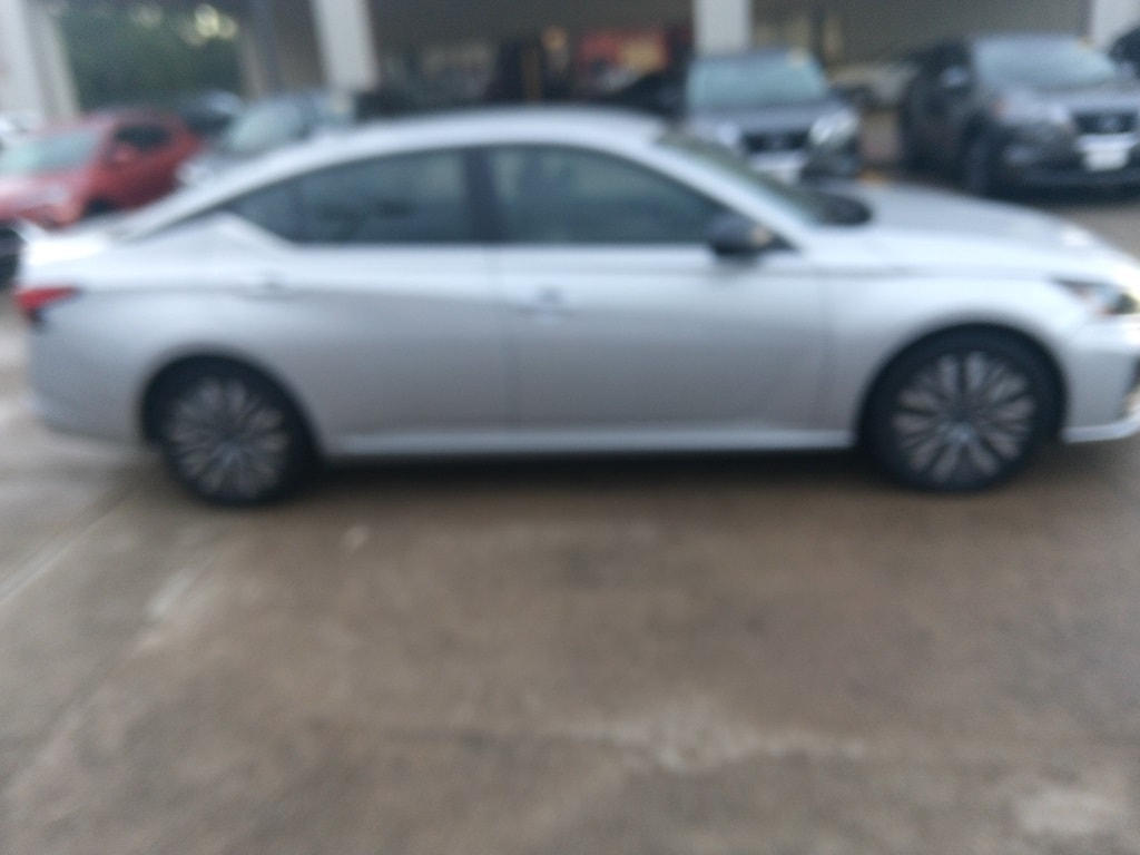 Thumbnail: 2024 Nissan Altima - 4