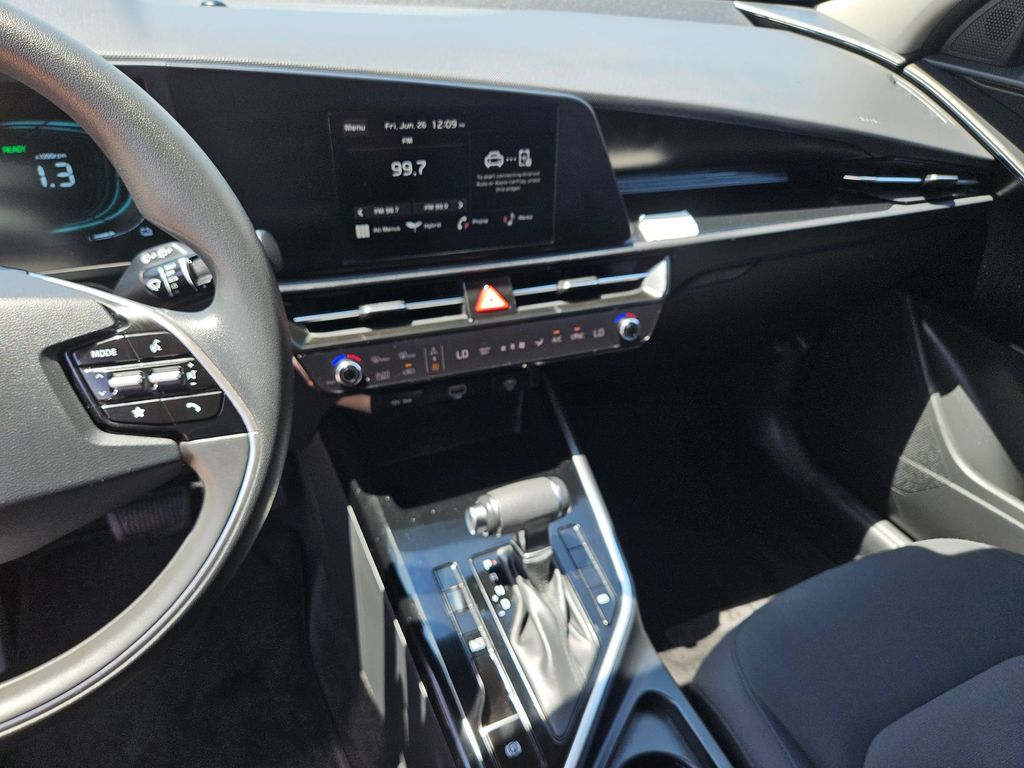 Thumbnail: 2025 Kia Niro - 20