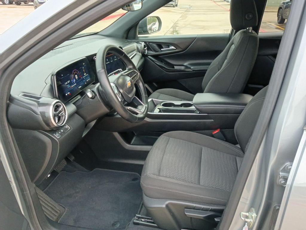 Thumbnail: 2025 Chevrolet Equinox - 4