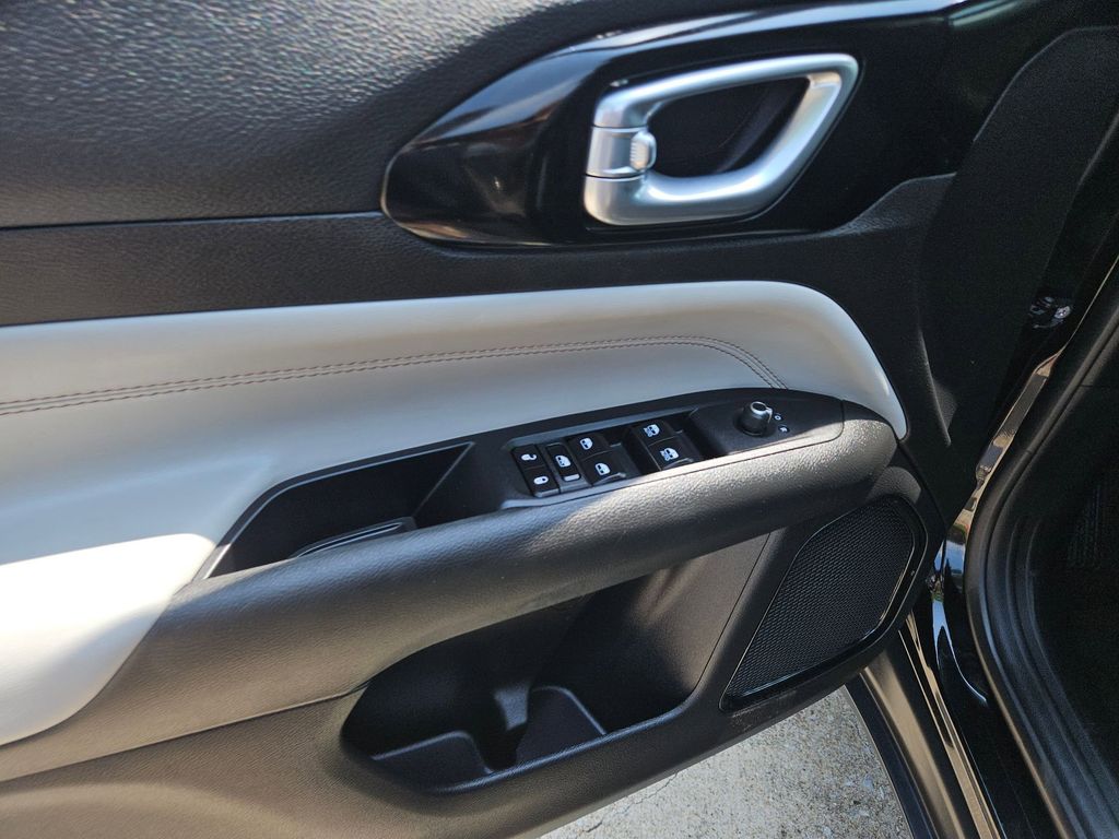 Thumbnail: 2025 Jeep Compass - 15