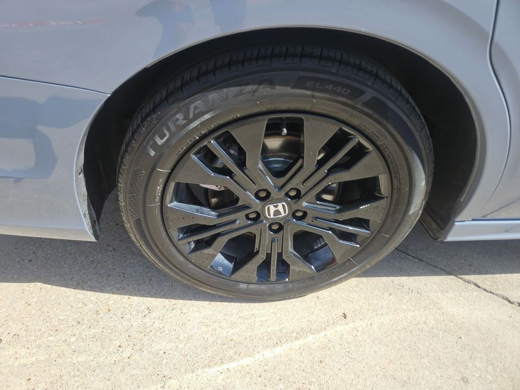 Thumbnail: 2025 Honda Odyssey - 25