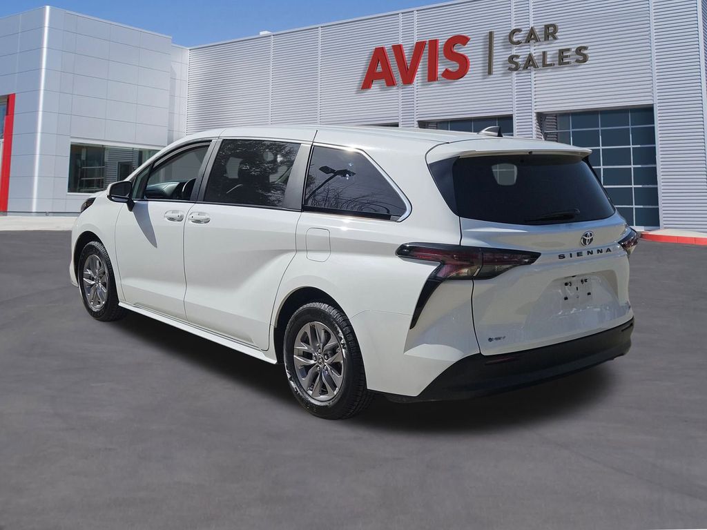 Thumbnail: 2025 Toyota Sienna - 3