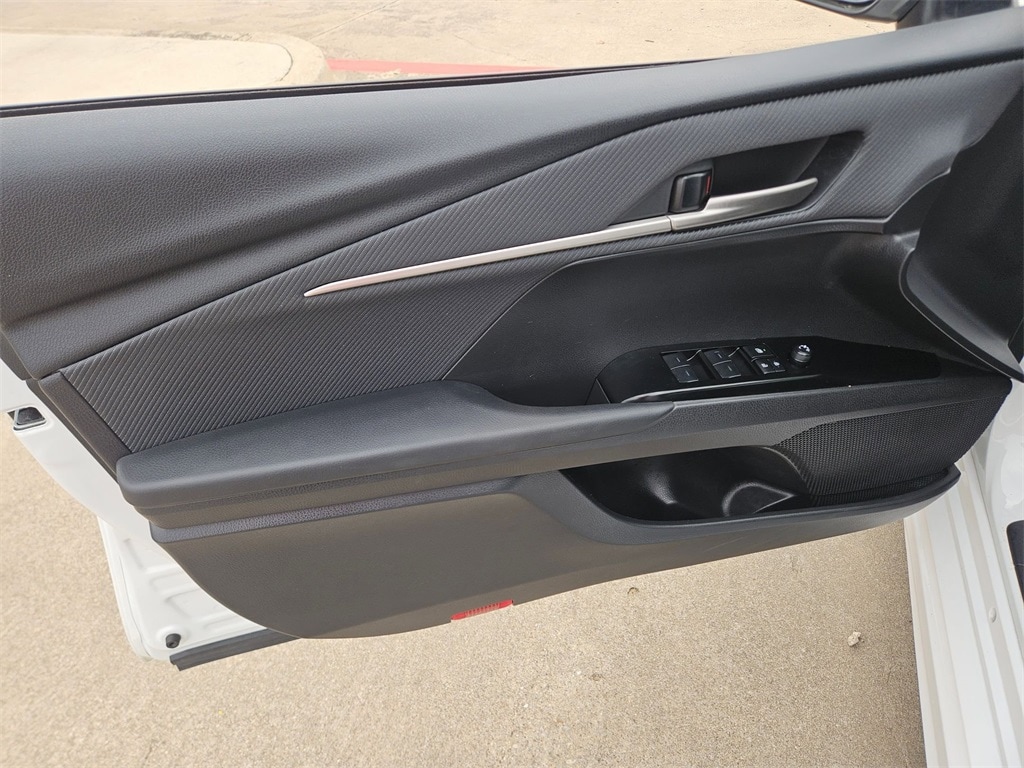 Thumbnail: 2025 Toyota Camry - 14