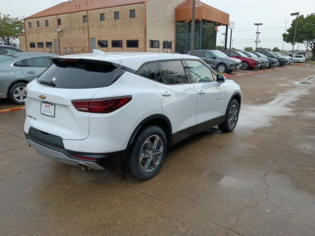 Thumbnail: 2023 Chevrolet Blazer - 5