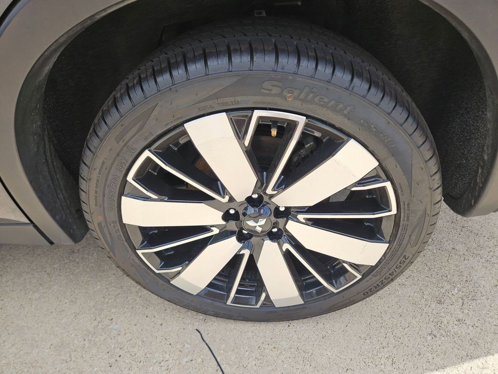 Thumbnail: 2025 Mitsubishi Outlander - 25