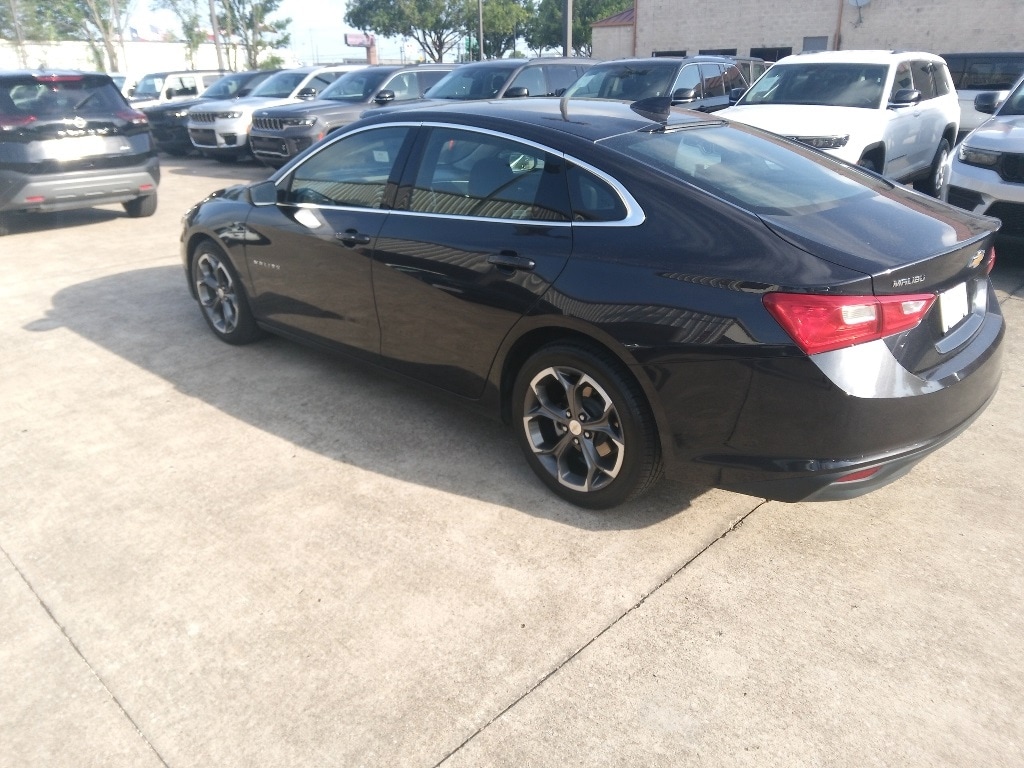 Thumbnail: 2023 Chevrolet Malibu - 4