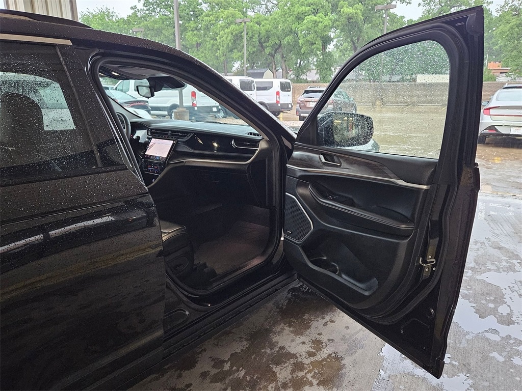 2023 Jeep Grand Cherokee 4xe 29
