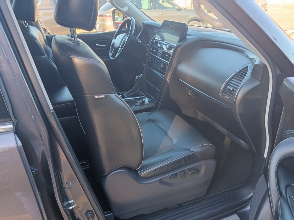 Thumbnail: 2024 INFINITI QX80 - 9