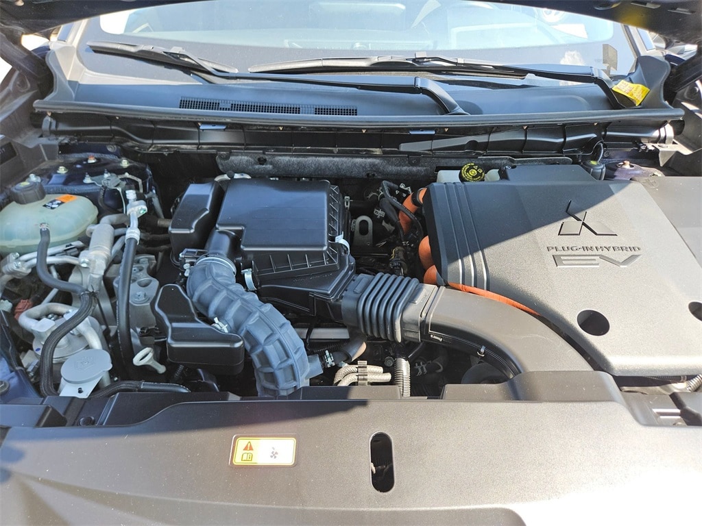 Thumbnail: 2023 Mitsubishi Outlander - 30