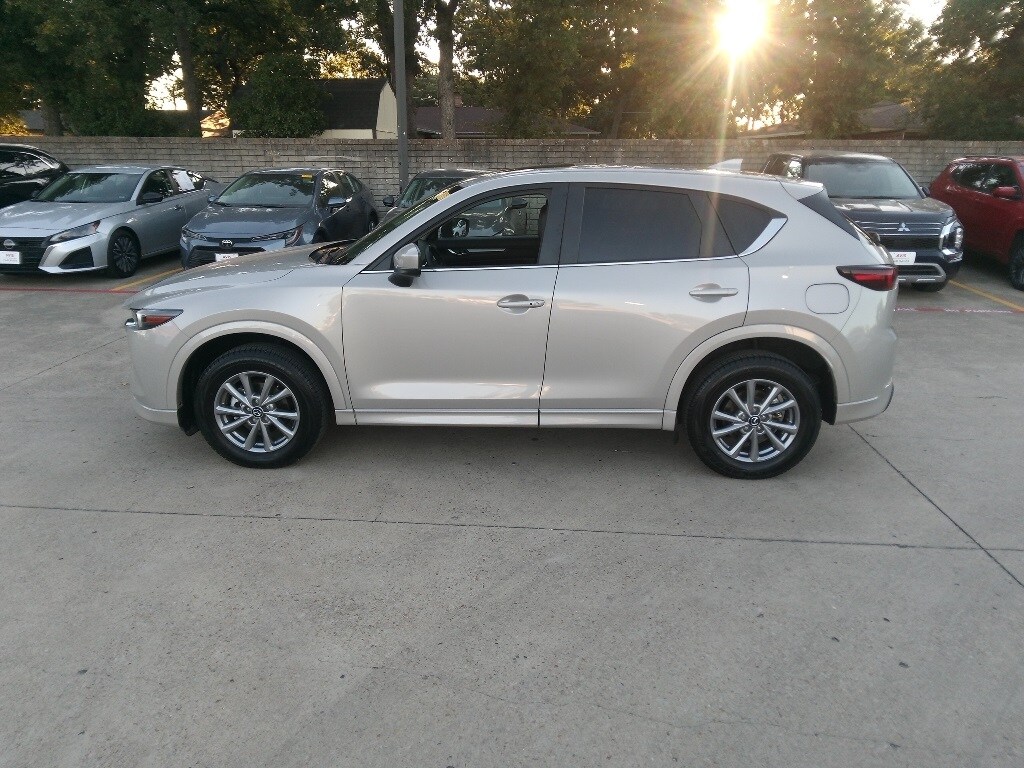 2025 Mazda CX-5 2.5 S Preferred photo 4