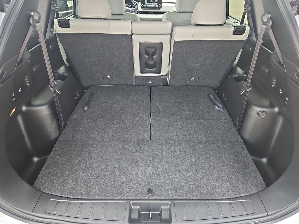 Thumbnail: 2024 Mitsubishi Outlander - 29